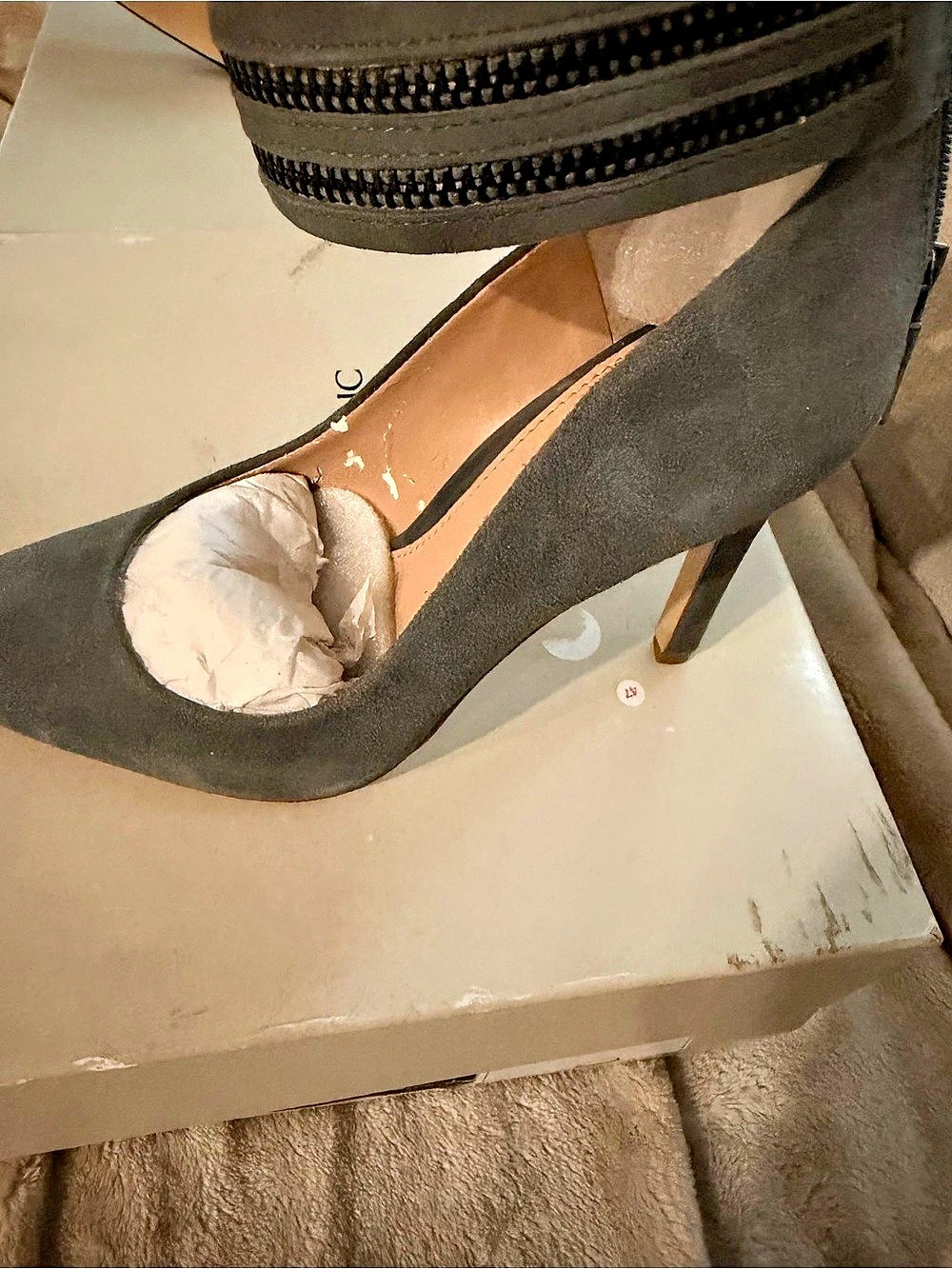 Banana Republic Gayle Pointed-Toe Ankle Strap Heels Gray US 5.5